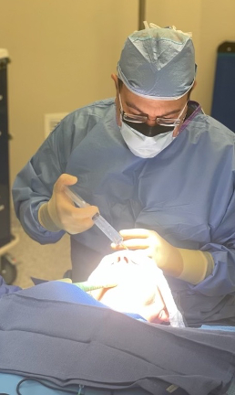 Dr. David Azouz | Cirugía plástica en Dallas, TX
