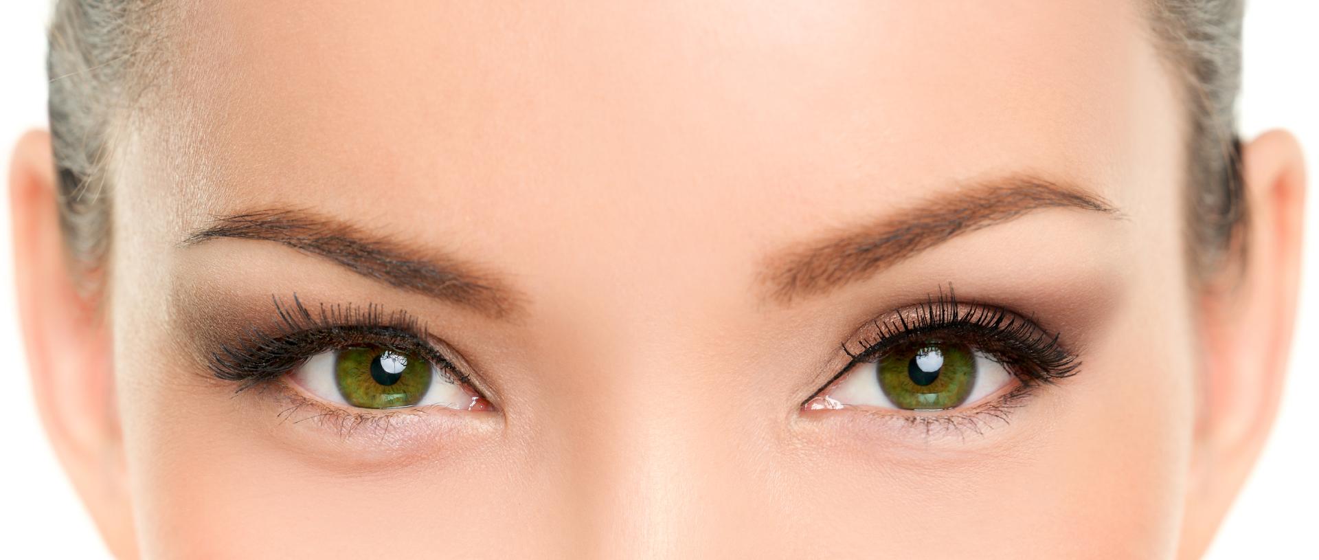 Close-up of eyelids before blepharoplasty